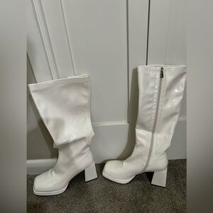 Jedkarar Knee High White Go Go Boots